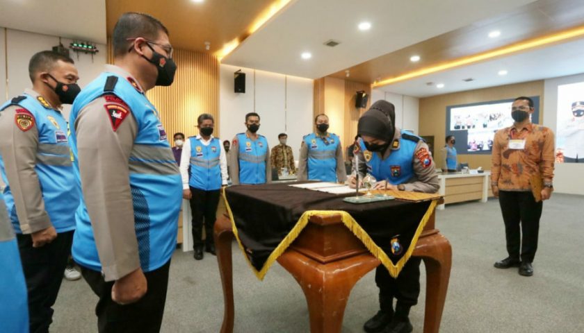 Penandatanganan Pakta Integritas dan Pengambilan Sumpah Seleksi SIPSS T.A 2022 Polda Jatim