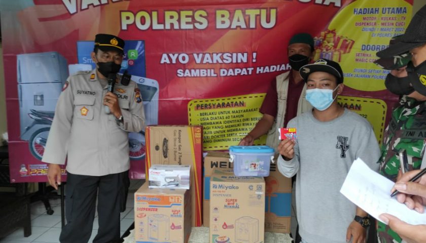 Semarak Doorprize Vaksinasi Lansia Polres Batu Semarak Doorprize Vaksinasi Lansia Polres Batu