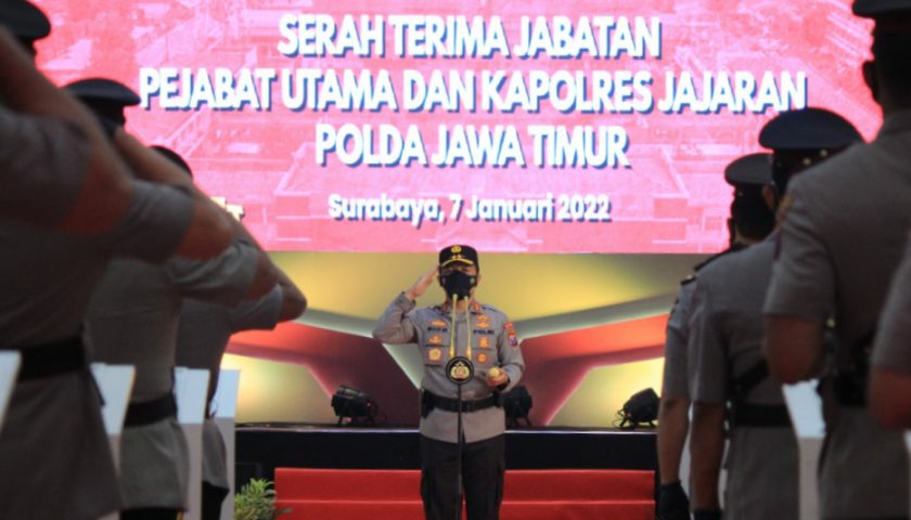 Sertijab Empat PJU dan Lima Kapolres Jajaran Polda Jatim
