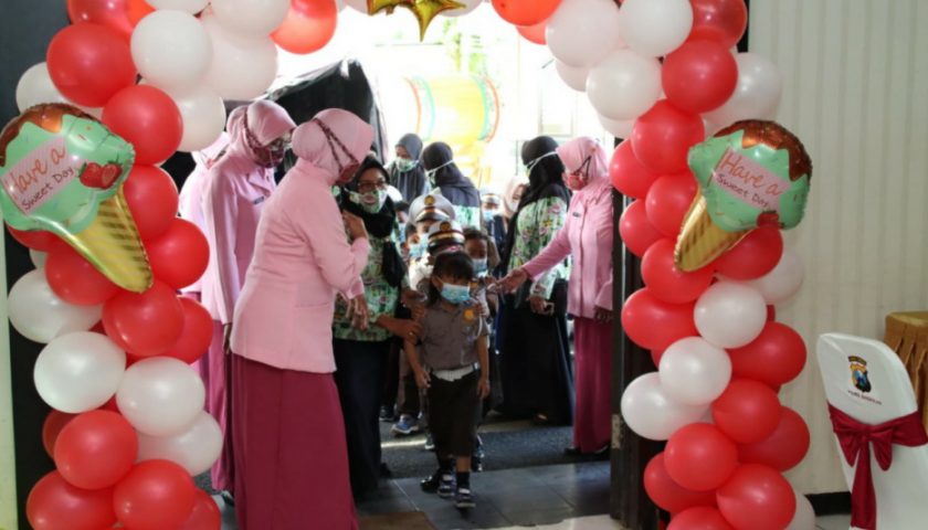 Vaksinasi Merdeka Bangkalan Sehat dan Generasi Anak Tangguh Vaksinasi Merdeka Bangkalan Sehat dan Generasi Anak Tangguh