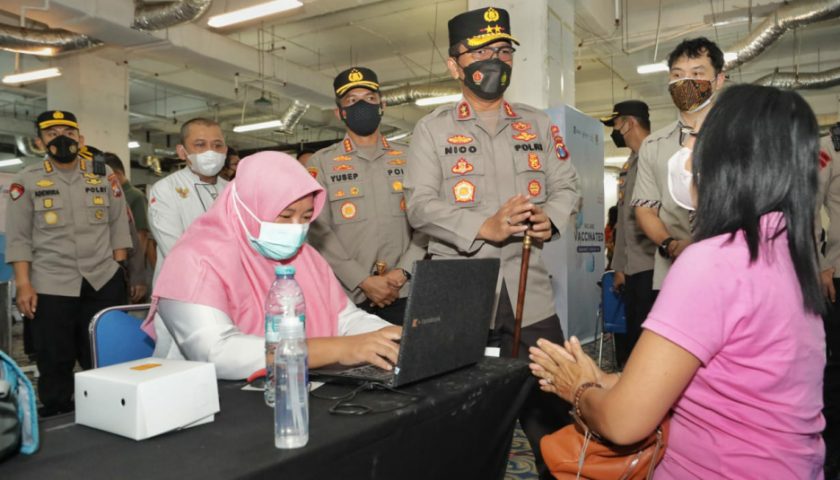 Tiga Strategi Penanganan Covid-19 di Jawa Timur Tiga Strategi Penanganan Covid-19 di Jawa Timur