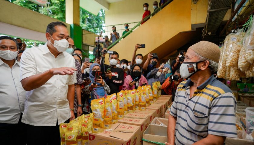 Tinjau Pasar Kramat Jati, Mendag Pastikan Harga Migor Sesuai HET