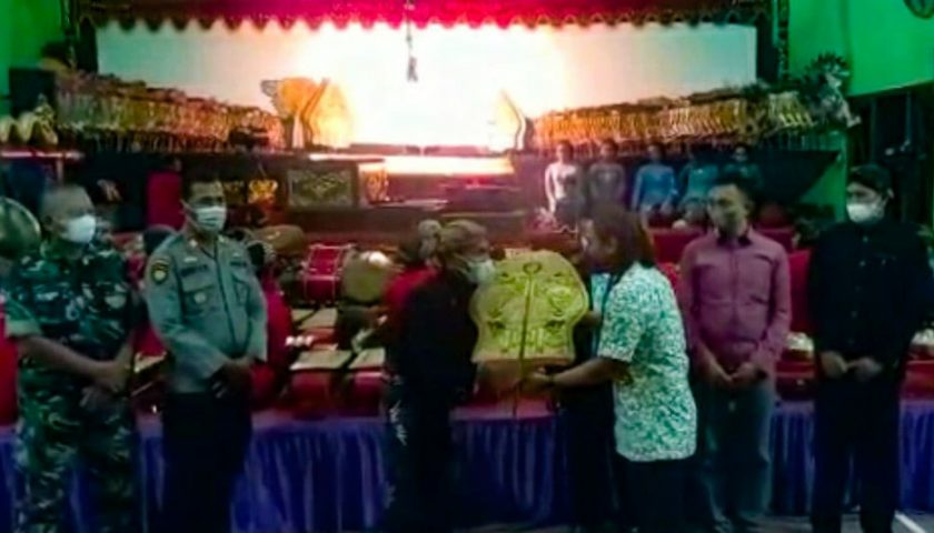 Tonton Sekarang!!! Pagelaran Wayang Kulit Lakon Pandawa Syukur