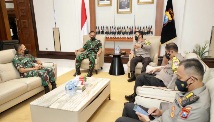 Tingkatkan Sinergitas TNI Polri, Kapolda Jatim Sambut Kunjungan Kehormatan Dankodiklatal
