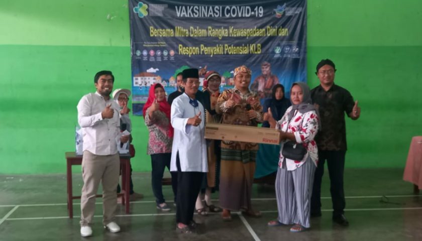 Ada Hadiah 2 Ekor Kambing, Vaksin Bareng Nurhadi NasDem di Canggu Badas Kediri Lampaui Target