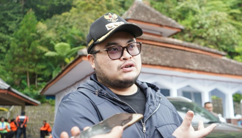 Mas Dhito Rencanakan Bangun Jalan Alternatif Menuju Air Terjun Dholo Mas Dhito Rencanakan Bangun Jalan Alternatif Menuju Air Terjun Dholo