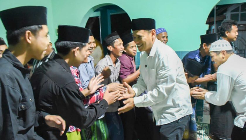 Kunjungi Masjid Al-Falah, Wali Kota Kediri Diminta Menjadi Imam Shalat Maghrib