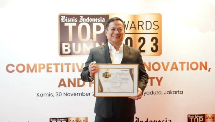 Dirut PT PNM Arief Mulyadi Dianugerahi “The Best CEO”