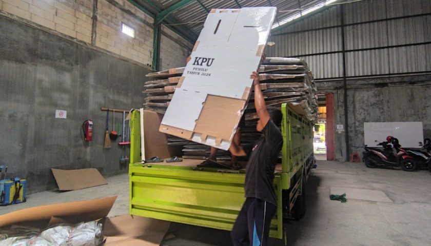 Kotak Suara Pemilu 2024 Tiba di Kota Kediri