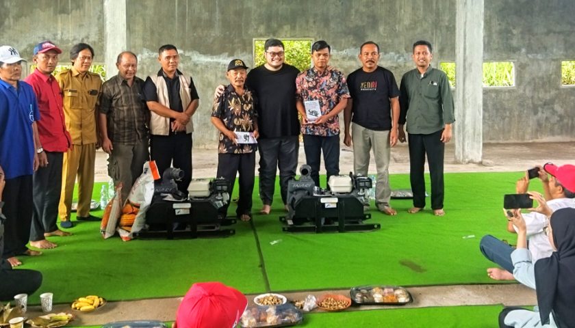 Mas Bup Dhito Bertemu Kelompok Tani se-Kecamatan Gurah Disela Menginap di Rumah Warga Desa Turus