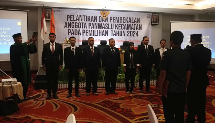 Pilkada 2024 : Pelantikan dan Pembekalan Panwascam, Begini Pesan Ketua Bawaslu Kota Kediri