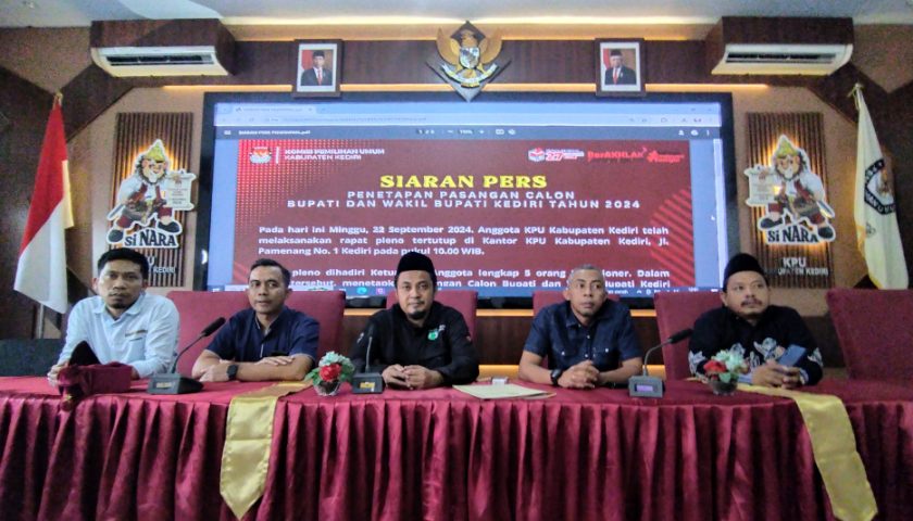 KPU Tetapkan Dhito-Dewi dan Deny-Mudawamah sebagai Calon Bupati-Wakil Bupati Kediri Tahun 2024