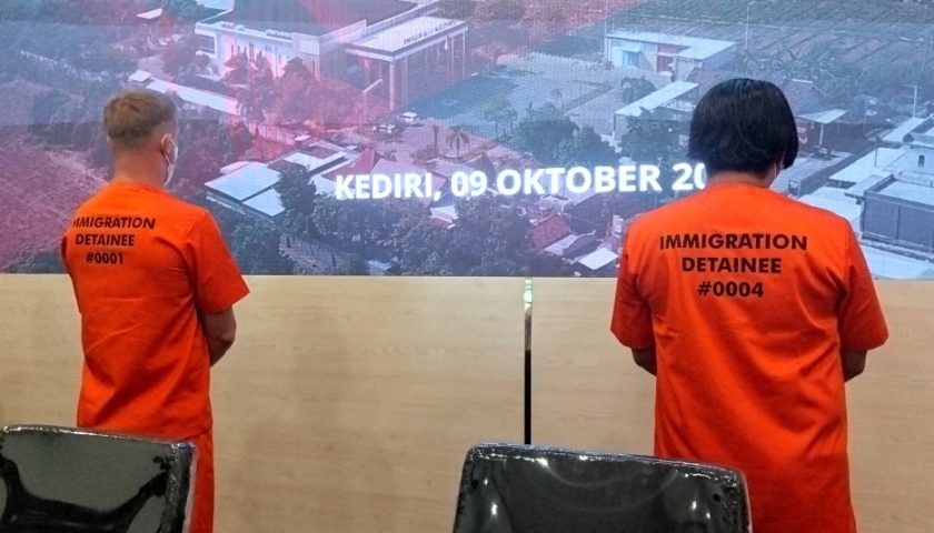 Kantor Imigrasi Kediri Lakukan Penindakan Terhadap 2 WNA Pelanggar Hukum Keimigrasian