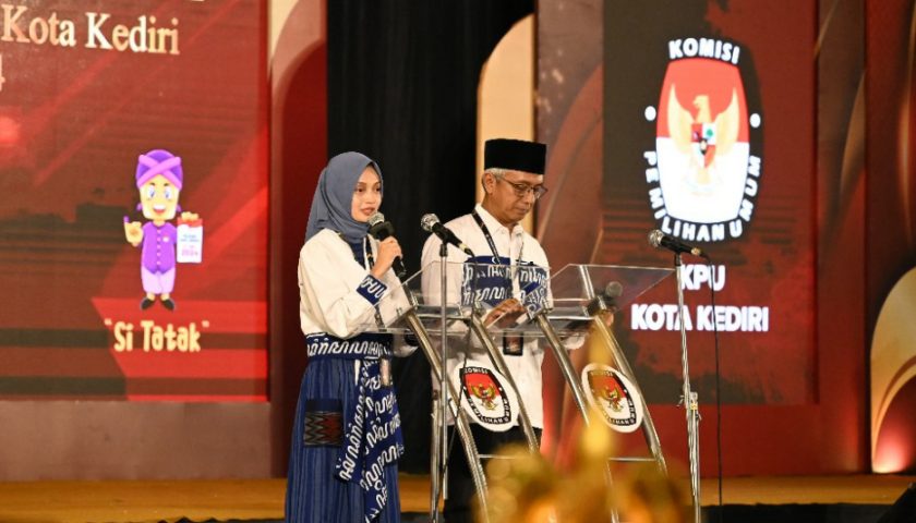 Mbak Vinanda – Gus Qowim Tampil Memukau di Debat Publik Kedua, Semua Pertanyaan dan Tanggapan Dilalap Habis