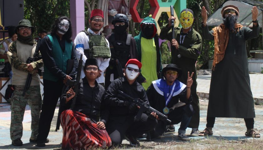 Komunitas Airsoft Gun di Kediri Latihan dengan Pakaian Cosplay