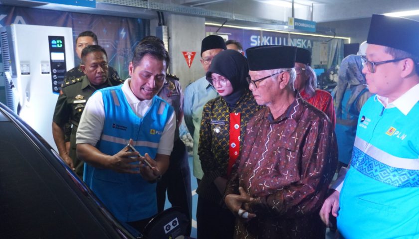 Uniska Kediri Resmikan SPKLU Uniska Center, Perkuat Komitmen Kampus Berdampak dan Dukung Transisi Energi Bersih