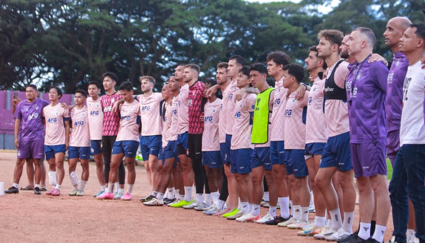 Beri Suntikan Motivasi, Persikmania Datangi Latihan Tim Jelang Derby Jatim Kontra Arema FC
